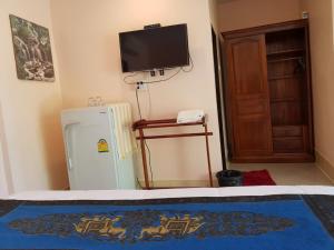 TV a/nebo společenská místnost v ubytování Discovery House Hotel SHA Plus
