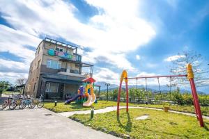 Zona de juegos para niños en Playful Paradise