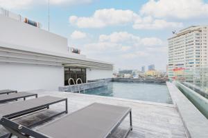 Πισίνα στο ή κοντά στο Lexington Westlake