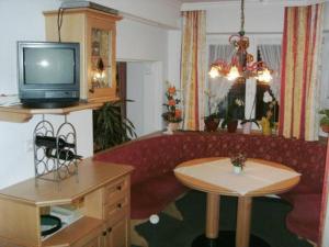 The lounge or bar area at Pension Steiner