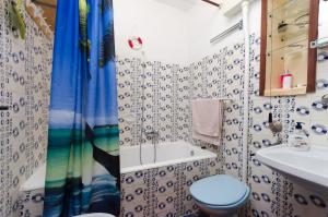 Kúpeľňa v ubytovaní Apartments and Room Luka + 37 fotografií