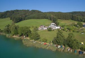 Fotografie z fotogalerie ubytování Hotel Garni Dorferwirt am Irrsee v destinaci Tiefgraben