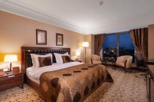 A bed or beds in a room at Crowne Plaza Istanbul Asia by IHG