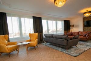 Posezení v ubytování Charming Suite Bosphorus View