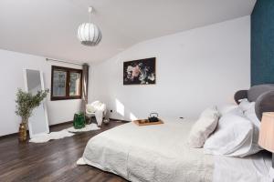 Postel nebo postele na pokoji v ubytování Villa Trabakul ZadarVillas + 55 fotografií