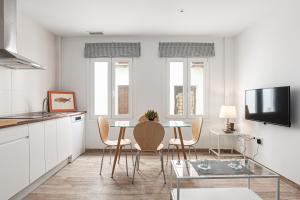 Kuchyňa alebo kuchynka v ubytovaní Apartamentos Wamba