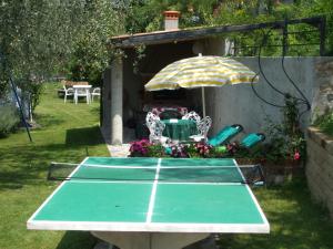 Stolní tenis v ubytování Casa Alessandra nebo okolí