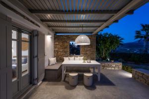 Balkón nebo terasa v ubytování Villa Spitaki + 11 fotografií