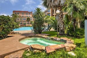 Gallery image of Gulf View, Flip Flop Oasis GVR06432 in Galveston