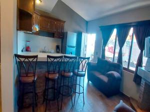 Istumisnurk majutusasutuses Hotel Suites La Fortuna