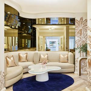 The Beverly Hills Hotel - Dorchester Collection的休息区