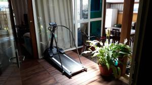 Fitness centrum a/nebo fitness zařízení v ubytování Kitinet Container próximo Praia e Beto Carrero