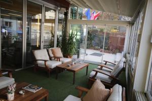 Posezení v ubytování Grand Nora Hotel