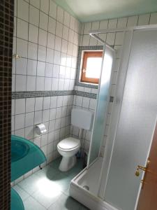 Koupelna v ubytování Apartmani Ruža