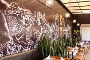 内罗毕迦南皇家郁金香酒店餐厅或其他用餐的地方