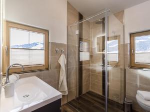 A bathroom at Ferienhaus Auerbauer