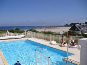 Bazen v nastanitvi oz. blizu nastanitve COTTAGE 6 pers vue sur mer piscine + 26 fotografij