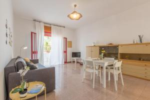 Imagen de la galería de Gaia Apartment 23, en Torre Lapillo