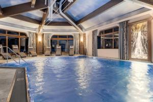 Piscina di Hotel Riedl o nelle vicinanze