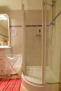 A bathroom at Linz Apartment Comfort-Size Még 21 kép