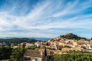 a view of a town on a hill at B-5 BEGUR 4 PaX in Begur