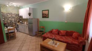 Küche/Küchenzeile in der Unterkunft Apartments Kirinčić