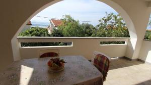 Ein Balkon oder eine Terrasse in der Unterkunft Apartments Kirinčić