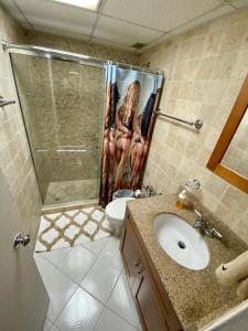 Ένα μπάνιο στο Private Apartment at Maré St Clair Hotel +54 φωτογραφίες