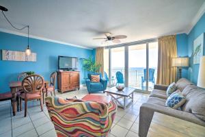Istumisnurk majutusasutuses Spectacular Oceanfront Emerald Beach Resort Condo