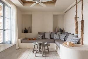 A seating area at Verina Astra