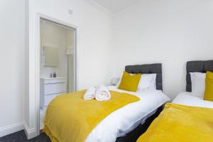 Luxury Granada Apartments near Southsea Beach
