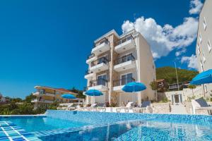 a view of the hotel from the pool at Villas Valentina in Bijela