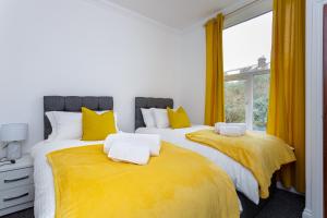 Luxury Granada Apartments near Southsea Beach