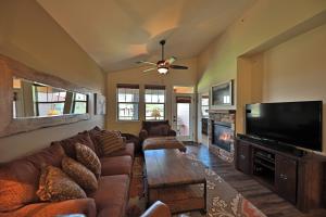 A seating area at Lodge at Ten Mile & Granby Ranch