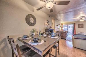 Fotografie z fotogalerie ubytování Pet-Friendly Condo - 2 Mi to Ruidoso Downs! v destinaci Ruidoso
