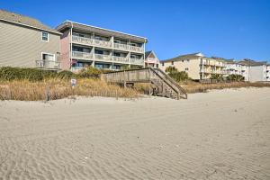 Gallery image of On-The-Beach Escape Oceanfront in Surfside! in Myrtle Beach