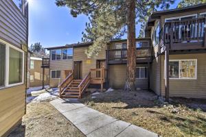 Gallery image of Mammoth Lakes Condo with Pool Less Than 5 Mi to Skiing! in Mammoth Lakes