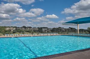 Bazén v ubytování Modern Lake Travis Haven with Resort Amenities! nebo v jeho okolí