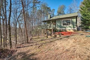 Gallery image of Outdoor Adventure - Charming Cabin with Hot Tub in Sautee Nacoochee