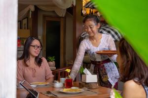 入住Bali Komang Guest House Sanur的客人