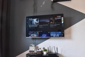 TV a/nebo společenská místnost v ubytování 【The Unique Home◆】Brand New Condo in Setapak KL