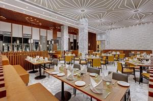 Restaurace v ubytování The Fern Leo Resort & Club - Junagadh, Gujarat