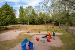 Fotografie z fotogalerie ubytování Camping de Saulieu v destinaci Saulieu + 67 fotografií