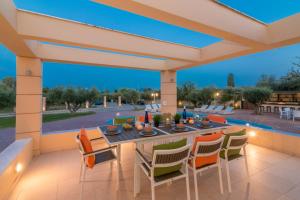 Kép Astarte Villas - Istar Villa with Tennis Court szállásáról Maherádóban a galériában