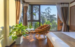 Balkón nebo terasa v ubytování Khai Ngoc Hotel Da Lat City