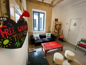 Posezení v ubytování ECO Hostel