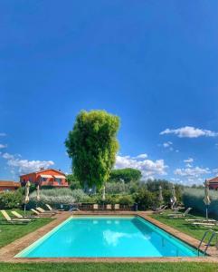 The swimming pool at or close to Agriturismo Piani Della Marina