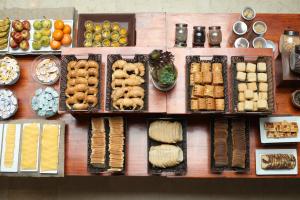 Makanan di atau berdekatan hotel