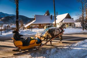 Hacienda Domek Bliźniaczy z Widokiem na Tatry v zime