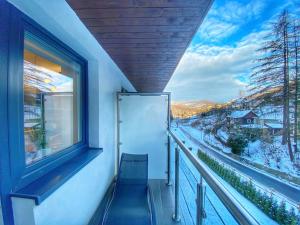 Widok na góry z tego aparthotelu